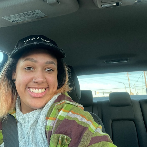 Meet your Posher, Sierra - Picture 5 of 5